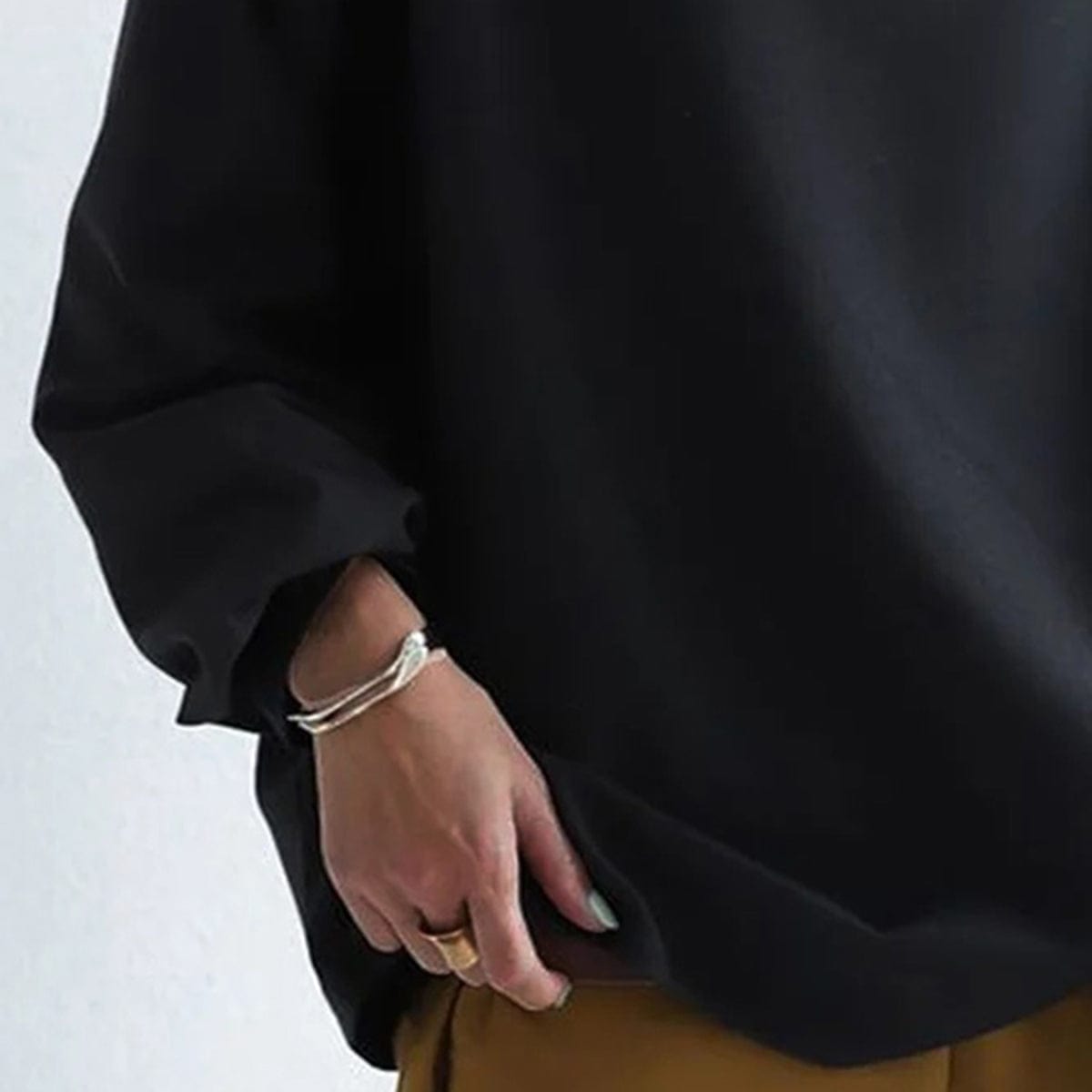June | Lisa | High-Neck Casual Top